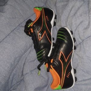 Diadora soccer cleats sz 9.5 NWOT